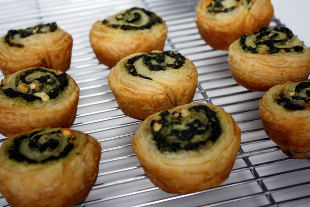 spinach wheels1 Spinach and Feta Swirls